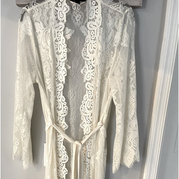 Inc International Concepts White Lace Robe in size medium - Picture 6 of 14